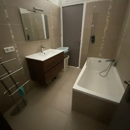 Casamea - 2 Chambres, Proche Hopital, Wifi, Clim 阿雅克肖